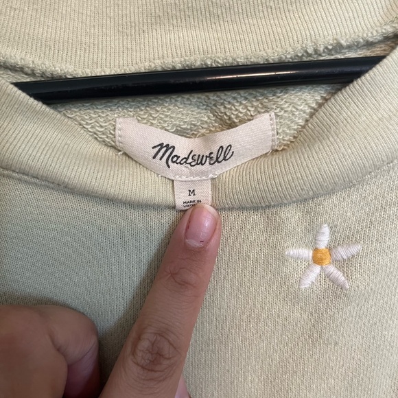 Light Green Cropped Shirt with Embroidered Flowers - Picture 3 of 3